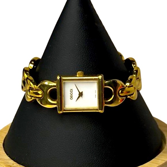 Vintage GUCCI Gold Plated Ladies Swiss Made Dress Watch 1800L - Picture 5 of 17